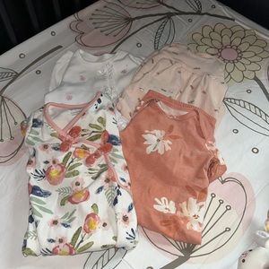 Mudpie and Carter’s bundle of sleeper baby girl gowns 0-3